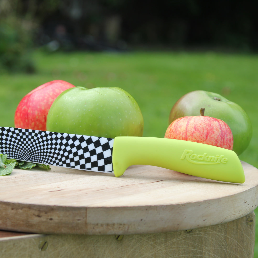 Tomodachi Knives Review - The Great Green Plate